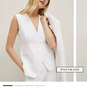 NWT Ann Taylor Size 8  V-Neck Vest in Textured Crepe